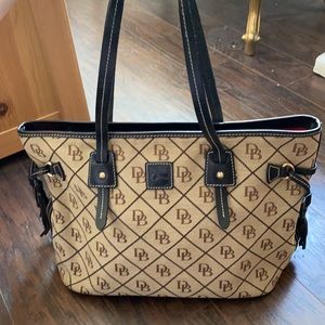 Dooney and Bourke tote bag